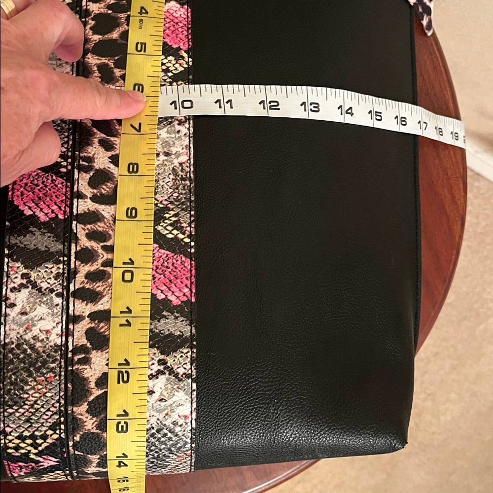 Betsey Johnson Black Tote Bag Leopard & Snake Print Stripe with Bow- EUC - Picture 11 of 16